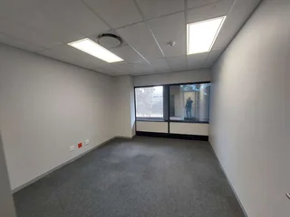 1140 sqm Office to Let