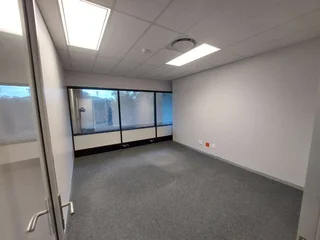 1140 sqm Office to Let