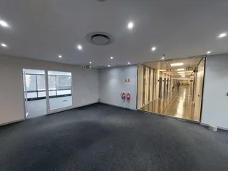 1140 sqm Office to Let
