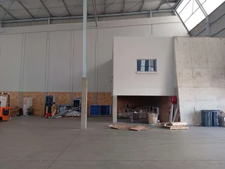 741m² Warehouse to rent, Linbro Park