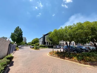 2389 sqm 1st Floor Office to Let