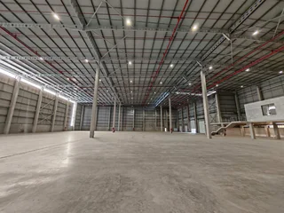 4&#39;788m2 Warehouse TO RENT/TO LET in Glen Anil | Swindon Property