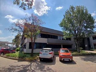 1993 sqm Office to Let in Bedfordview