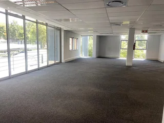 658 sqm Office To Let in Bryanston