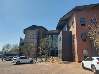 150 sqm Office to Let in Bedfordview