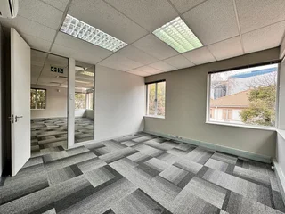 172 sqm Office to Let in Sandton