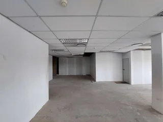 150 sqm Office to Let in Bedfordview