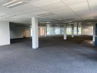 658 sqm Office To Let in Bryanston