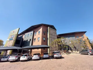 150 sqm Office to Let in Bedfordview