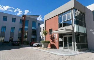 AAA Grade 143 m2 office for sale in Century City with a 20m2 balcony