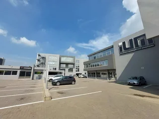 369 sqm Office to Let in Bedfordview