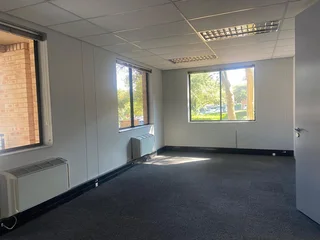 279 sqm Office To Let in Bryanston