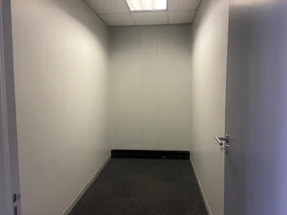 279 sqm Office To Let in Bryanston