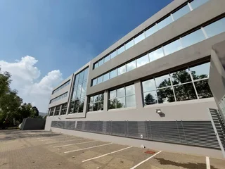 369 sqm Office to Let in Bedfordview