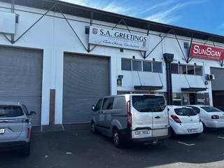 375m² Industrial Unit TO LET in Montague Gardens