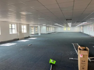381 sqm Office To Let in Bryanston