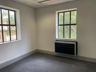 315 sqm Office To Let in Bryanston