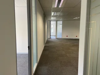 315 sqm Office To Let in Bryanston