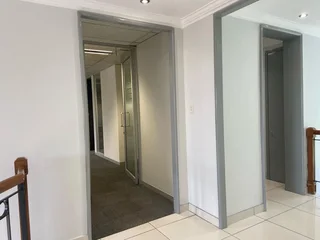 315 sqm Office To Let in Bryanston