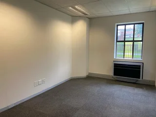 315 sqm Office To Let in Bryanston