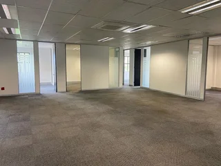 315 sqm Office To Let in Bryanston