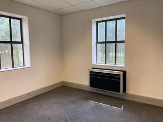 315 sqm Office To Let in Bryanston