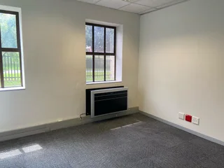 315 sqm Office To Let in Bryanston