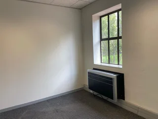 315 sqm Office To Let in Bryanston