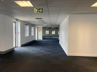 1425 sqm Office To Let in Bryanston