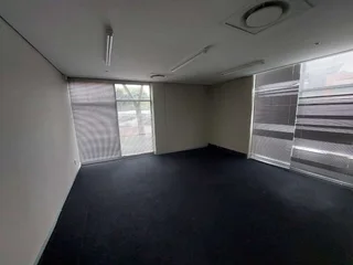 1096 sqm Ground Floor Office to Let