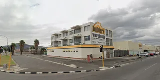 Ground Floor Retail To Let – 326m² | Builders Warehouse Premises