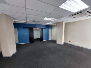 1096 sqm Ground Floor Office to Let