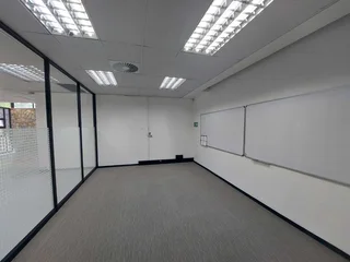 243 sqm Office to Let in Bedfordview