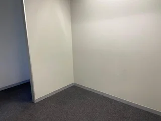 112 sqm Office To Let in Fourways