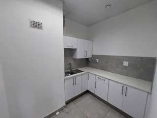 243 sqm Office to Let in Bedfordview