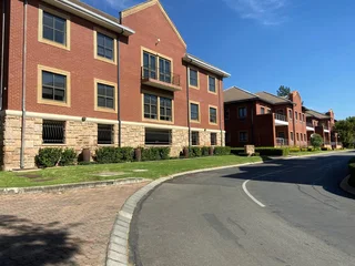 112 sqm Office To Let in Fourways