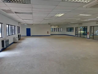 727m² Office to rent Woodmead