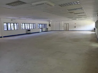 727m² Office to rent Woodmead