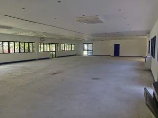 727m² Office to rent Woodmead