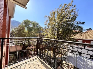 247 sqm Office to Let in Sandton