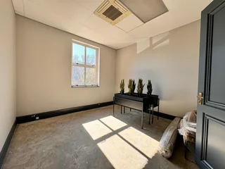 247 sqm Office to Let in Sandton