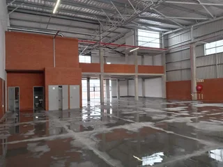 800m² Warehouse To Rent, Longlake