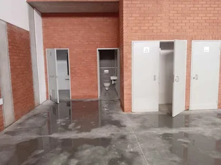 800m² Warehouse To Rent, Longlake