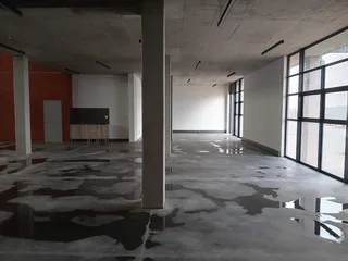 800m² Warehouse To Rent, Longlake