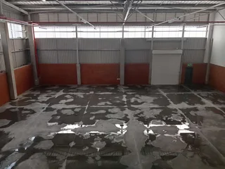 800m² Warehouse To Rent, Longlake