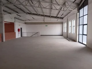 800m² Warehouse To Rent, Longlake