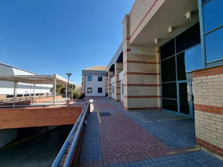 Freestanding and Highway facing facility To Let in Midrand