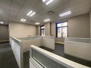 534 sqm Office To Let in Fourways