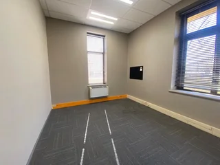 534 sqm Office To Let in Fourways