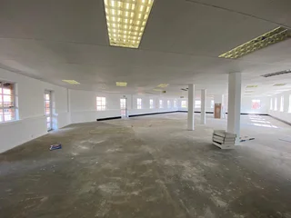 369 sqm Office To Let in Fourways